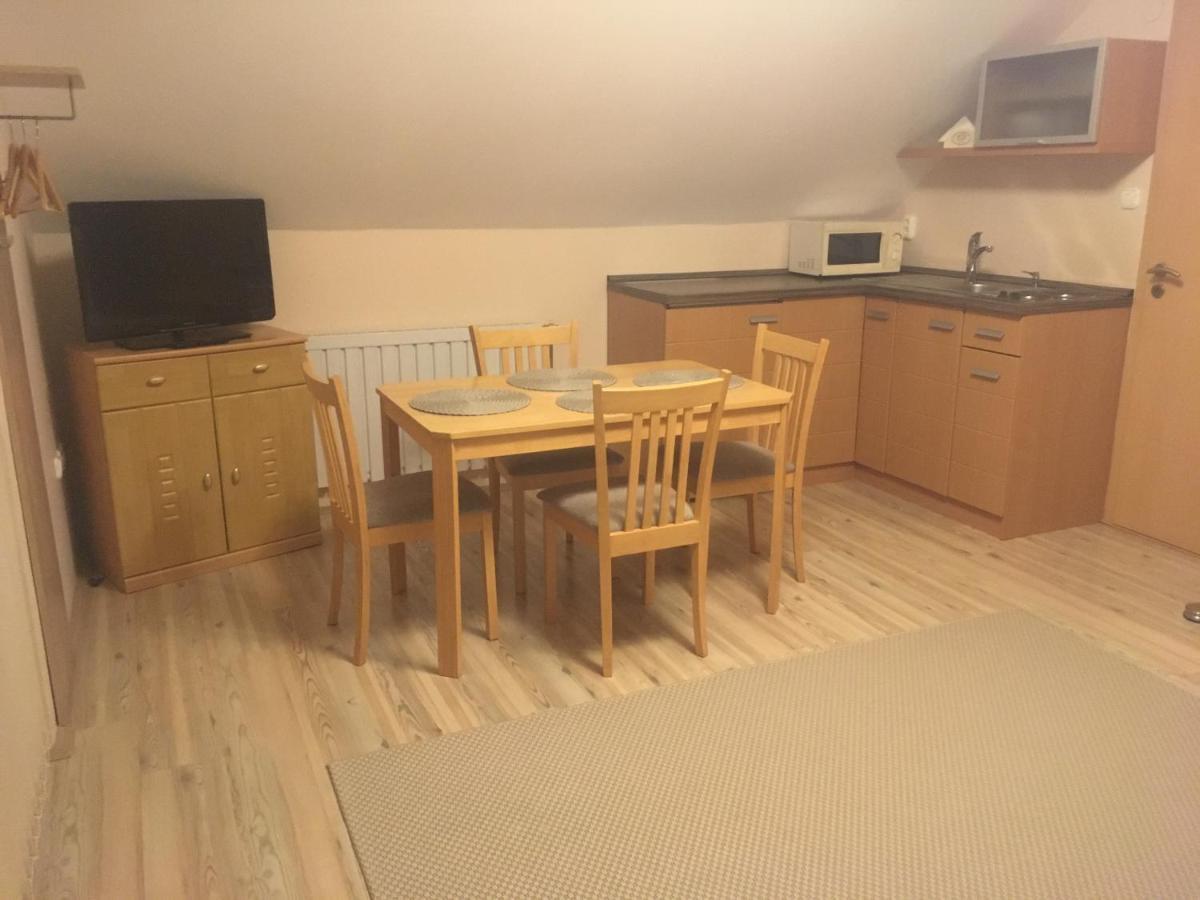 Villány Anonim Apartman מראה חיצוני תמונה
